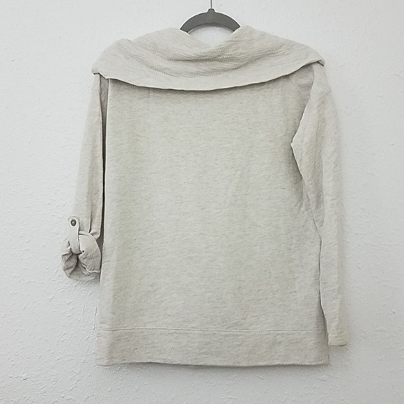 LOFT Small turtle neck sweater tab sleeves - Picture 6 of 6